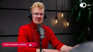 Samuli Sinisalo podcastissa Teetä ja sympatiaa puhumassa verotuksesta