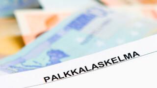 Seteleitä ja paperi, jossa teksti "palkkalaskelma", JHL:n kesätyöntekijäsivun kuvitus.